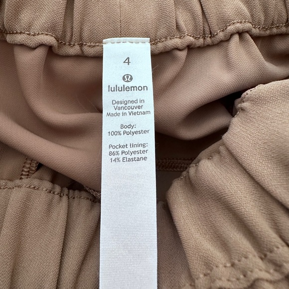 Women’s Lululemon Skirt in size 4 - Picture 2 of 3